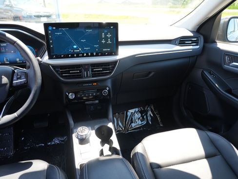 Used 2023 Ford Escape Platinum AWD/4WD image 22