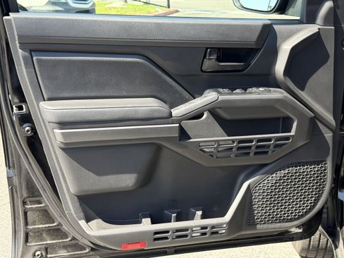 Used 2025 Toyota Tacoma 2WD Double Cab image 10