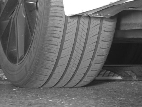 Used 2023 Toyota Camry SE image 14