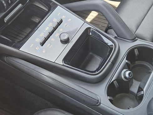 Certified 2024 Porsche Cayenne AWD/4WD image 20