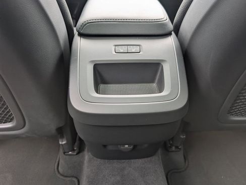Used 2025 Volvo XC60 B5 Plus image 11