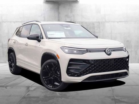 New 2026 Volkswagen Tiguan SE R-Line AWD/4WD image 2
