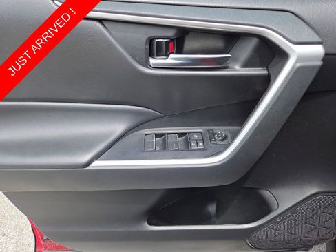 Used 2022 Toyota RAV4 XLE FWD image 27