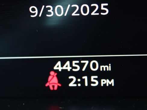 Used 2021 Audi Q8 Premium w/ Black Optic Package image 16