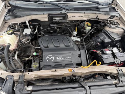 Used 2002 MAZDA Tribute LX AWD/4WD image 16