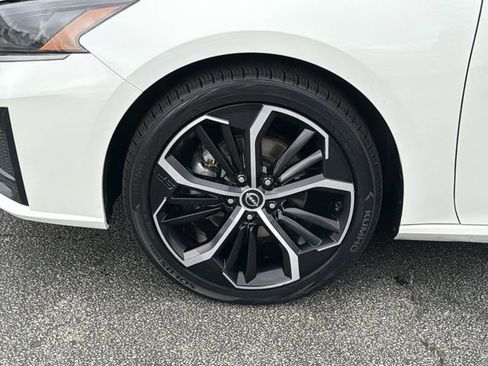 Certified 2024 Nissan Altima 2.5 SR FWD image 28