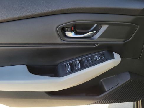 Used 2023 Honda Accord EX image 14