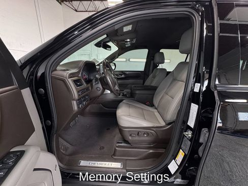 Used 2021 Chevrolet Tahoe Z71 w/ Z71 Off-Road Package AWD/4WD image 12