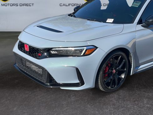 Used 2024 Honda Civic Type R image 9