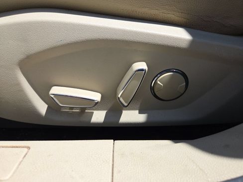 Used 2013 Ford Fusion SE FWD image 15