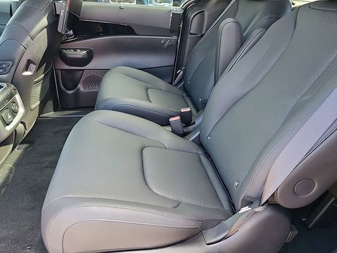 New 2025 Kia Carnival SX Prestige image 13