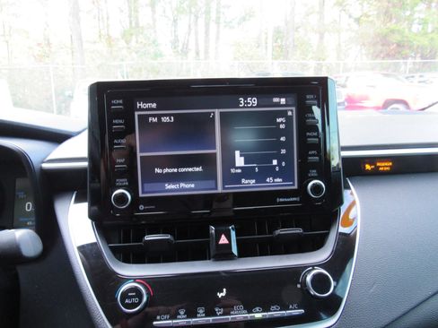 Used 2022 Toyota Corolla LE FWD image 13