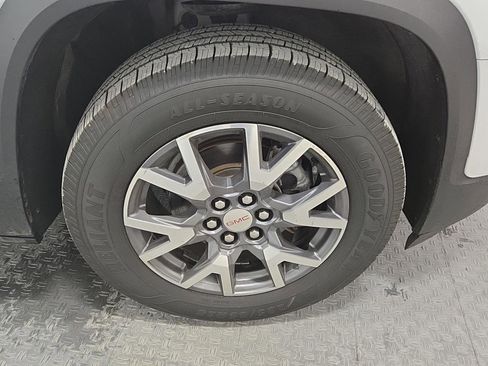 Used 2021 GMC Acadia SLE w/ Driver Convenience Package image 27