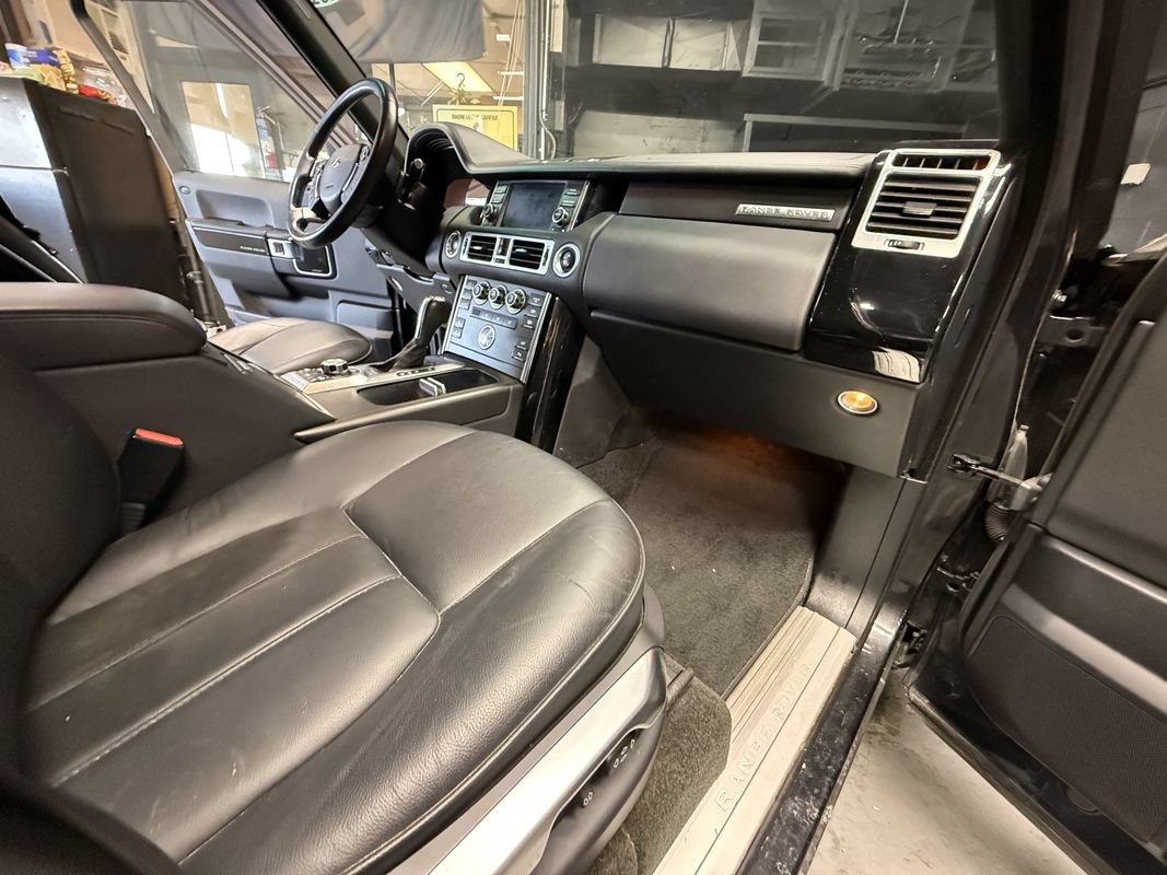 Used 2012 Land Rover Range Rover HSE AWD/4WD image 18