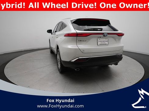 Used 2024 Toyota Venza XLE image 34