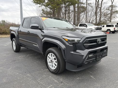 Used 2024 Toyota Tacoma SR5 image 3