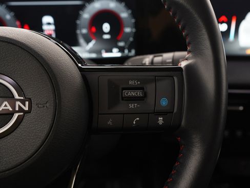 Used 2025 Nissan Kicks SR image 24