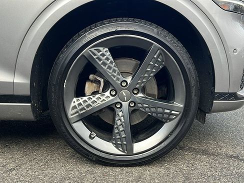 Used 2022 Genesis GV70 2.5T w/ Sport Prestige Package image 12