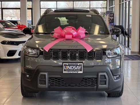 New 2026 Jeep Cherokee Overland image 2