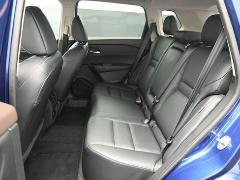 Used 2023 Nissan Rogue SL FWD image 16