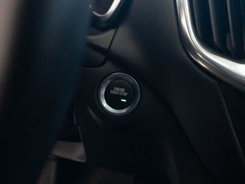 Used 2024 Chevrolet Equinox LT FWD image 32