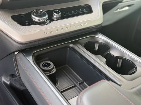 Used 2025 Ford Expedition Max Active RWD image 16