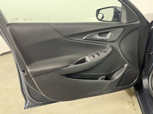 Used 2020 Chevrolet Malibu LT image 17