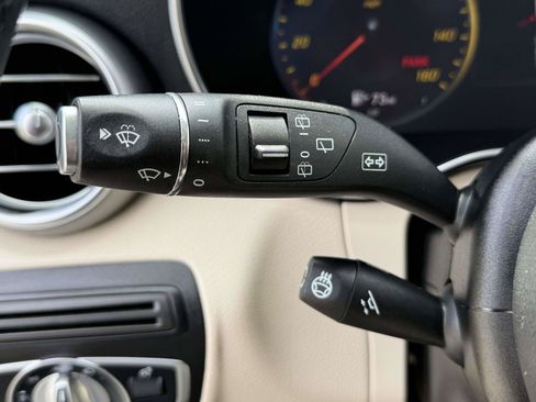 Used 2022 Mercedes-Benz GLC 300 4MATIC image 17