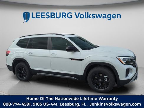 New 2026 Volkswagen Atlas Peak Edition image 2