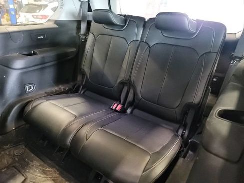 Used 2023 Jeep Grand Cherokee L Limited w/ Luxury Tech Group II AWD/4WD image 10