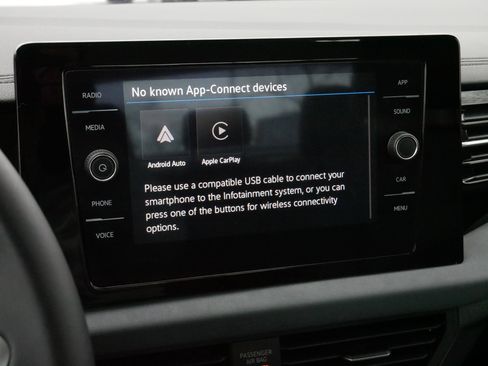 Certified 2025 Volkswagen Jetta SE image 22