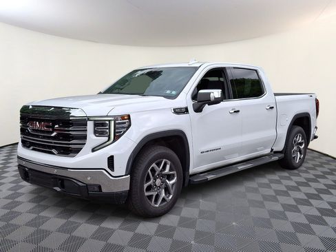 Used 2023 GMC Sierra 1500 SLT w/ SLT Premium Plus Package AWD/4WD image 3