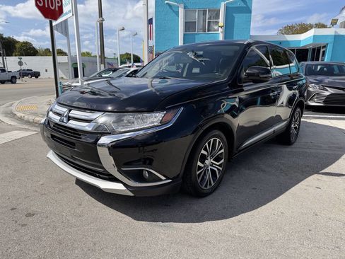 Used 2018 Mitsubishi Outlander LE FWD image 3