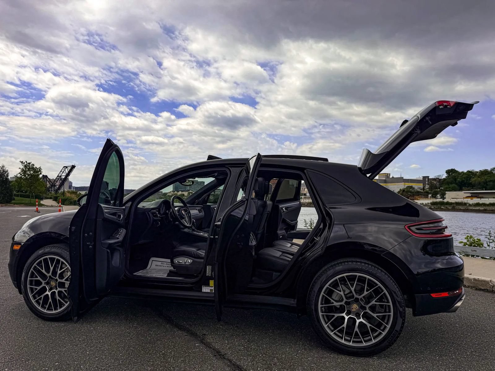 Used 2017 Porsche Macan S AWD/4WD image 25