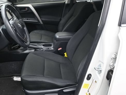 Used 2017 Toyota RAV4 LE FWD image 14