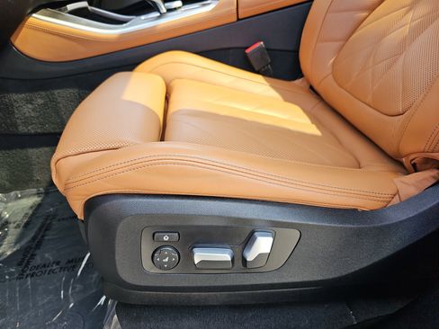 Used 2023 BMW X5 xDrive40i w/ M Sport Package image 29