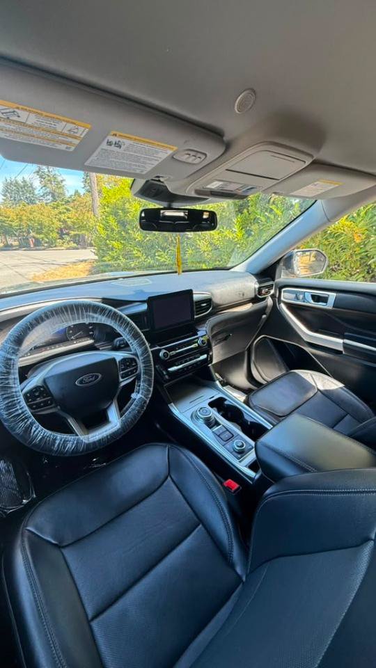 Used 2024 Ford Explorer Limited AWD/4WD image 10