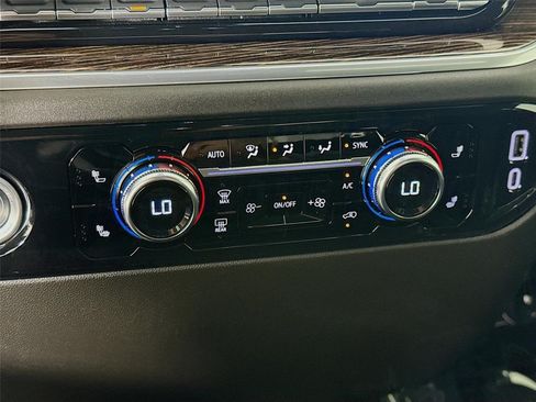 Certified 2024 GMC Sierra 1500 Elevation AWD/4WD image 17