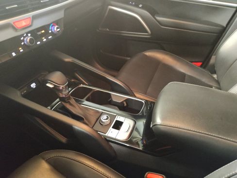Used 2020 Kia Telluride LX FWD image 26