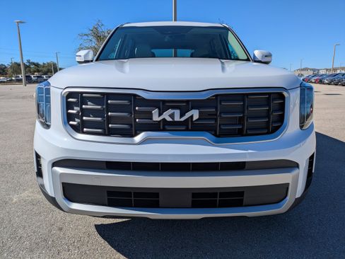New 2025 Kia Telluride S image 3