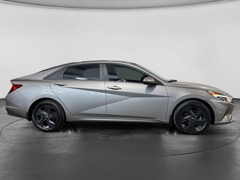 Used 2023 Hyundai Elantra SEL FWD image 3