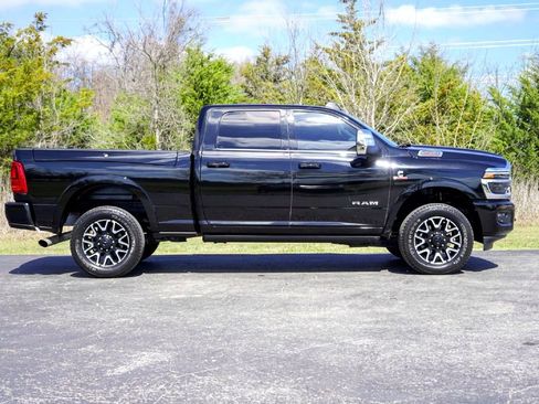 Used 2025 RAM 2500 Limited AWD/4WD image 5