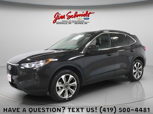 Used 2025 Ford Escape Platinum AWD/4WD image 1