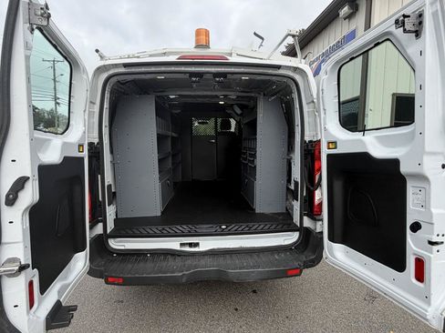 Used 2015 Ford Transit 250 130 Low Roof RWD image 8