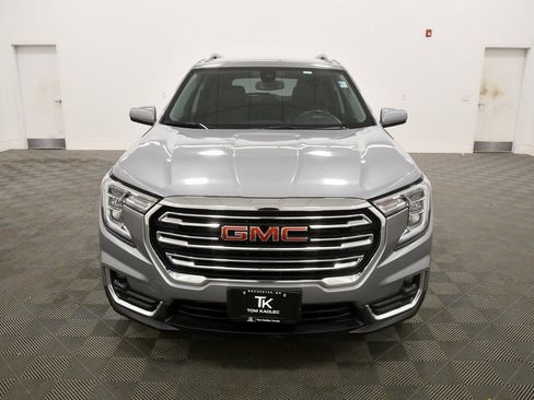 Used 2024 GMC Terrain SLT image 11