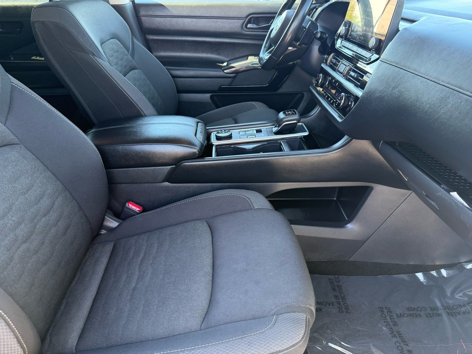 Used 2025 Nissan Pathfinder SV AWD/4WD image 31