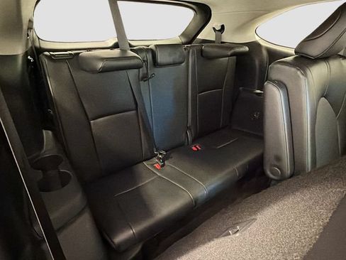 Certified 2025 Toyota Highlander XLE FWD image 22