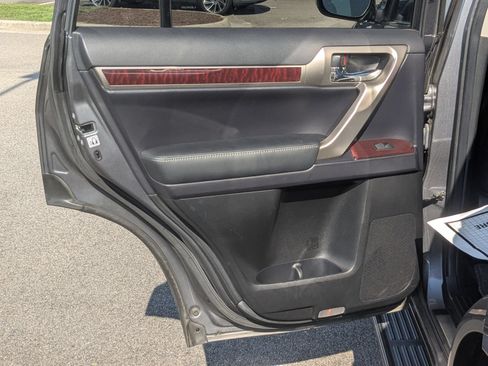 Used 2018 Lexus GX 460 Premium w/ Premium Package AWD/4WD image 27