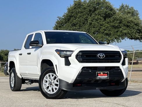 Used 2025 Toyota Tacoma SR w/ SR Upgrade Package RWD image 2