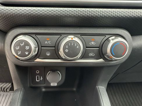 New 2025 Nissan Kicks Play S image 6